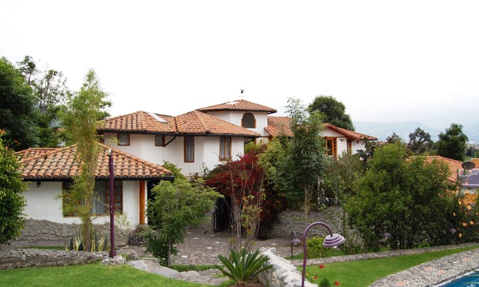 Tumbaco Casa | Casa Dalia. Preciosa, acogedora e independiente casa. Tranquilo en contacto con la naturaleza.