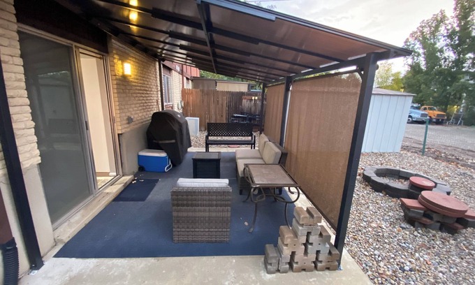 Holladay Casa | House/Duplex w/mountain views in Holladay. Mins away from outdoor recreation.