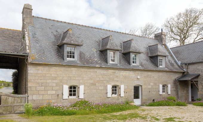 Plobannalec-Lesconil Casa | Casita de campo 'Ferme Kerlan Plage 5min En Voiture' con jardín privado