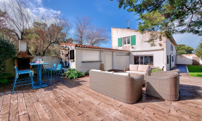 Ars-en-Re Chalet De Esquí | Casa para 10, acceso directo a la playa