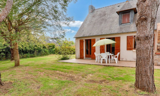 Sarzeau Chalet De Esquí | Casa para 8 con jardín entre las Playas y el Golfo