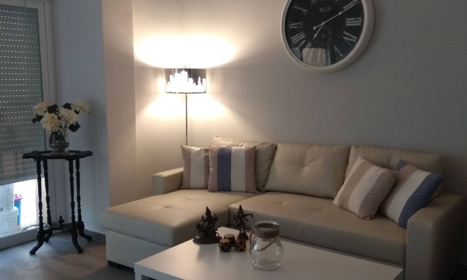 San Juan de Alicante Casa | CASA PARA 9 PERSONAS, WIFI, AIRE ACONDICIONADO. ESTUPENDO PARA GRUPOS.