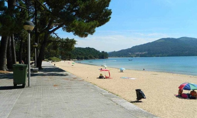 Outes Apartamento | Casa Crina Casa restaurada con finca grande