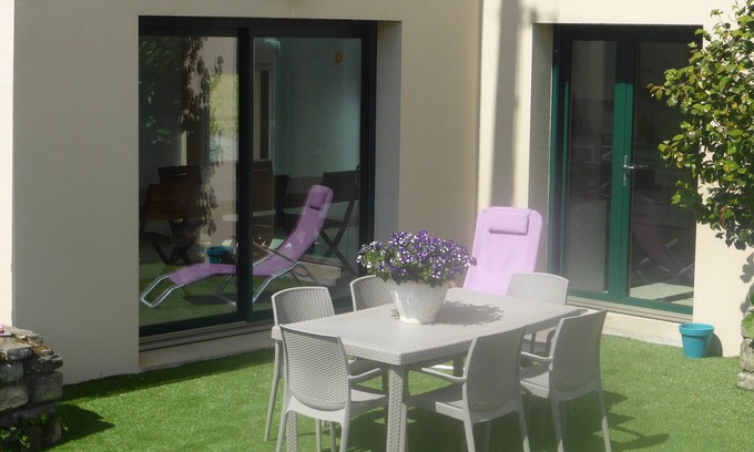 Quedillac Casa | Maison 'Gîte Paradis Des Oiseaux Du Jardin' con piscina privada, terraza privada y jardín privado