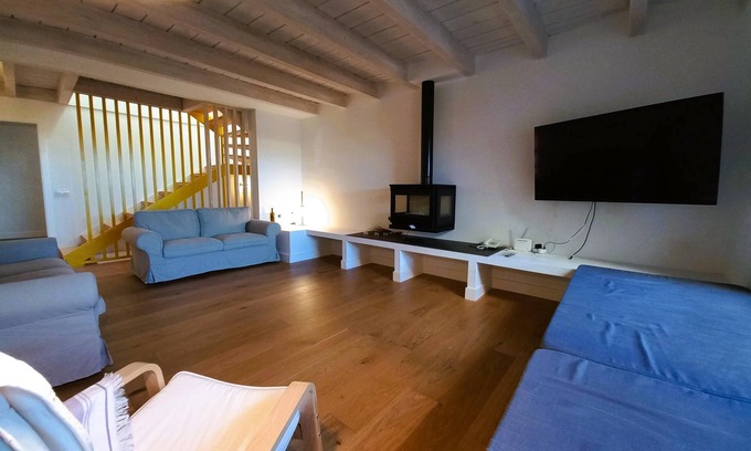 L'Armentera Casa | Casa Groga, para 6 personas, pequeña piscina privada, chimenea, wifi, A/A, . . .