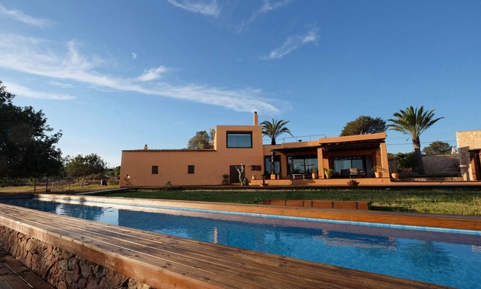 Formentera Casa | Finca Casa-Villa con piscina, vistas a Ibiza, campos con olivos y bosque privado