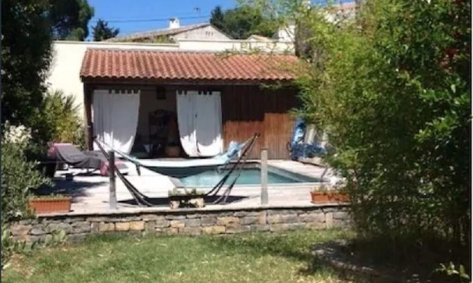 Montferrier-sur-Lez Casa | House in a small building with private pool