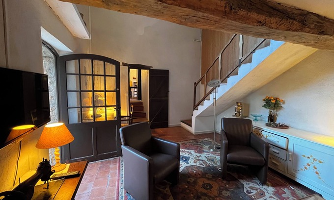 Les Arcs-sur-Argens Casa | House in a medieval village.
