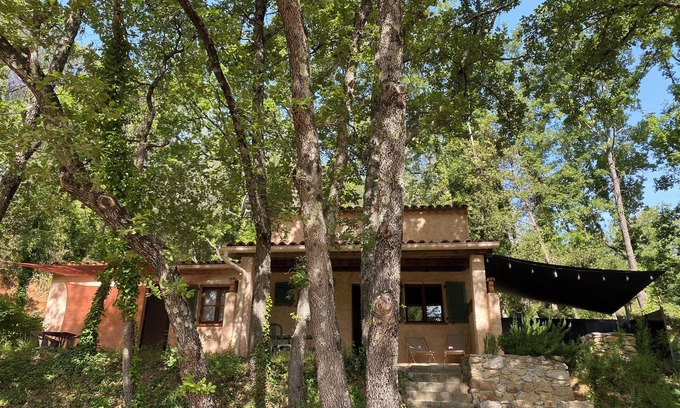 Salernes Casa | House in an estate with swimming pools, tennis, river