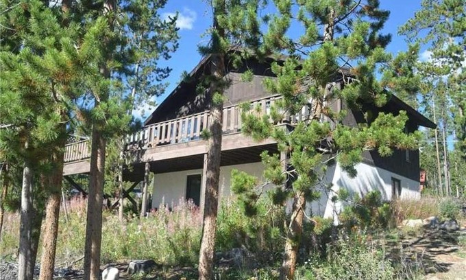 Breckenridge Casa | House in Breck! Private Hot Tub! Amazing Views! Fireplace! Large Deck!