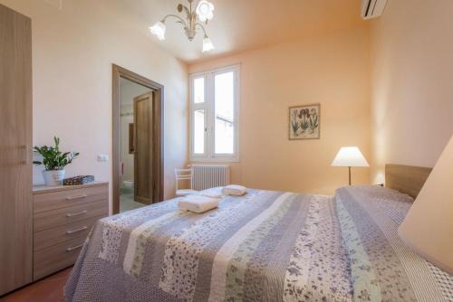 Santo Spirito Apartamento | House in Florence Blu