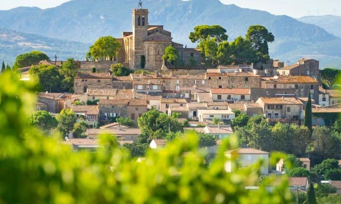 Saint-Pons-de-Mauchiens Casa | House in idyllic village between vineyards and sea