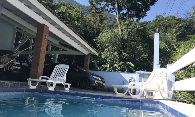 Guaeca Casa | Casa en Guaecá - siete suites, con aire acondicionado en las habitaciones y piscina.