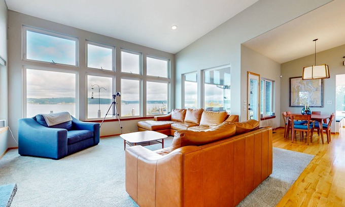 Langley Casa | House in Langley with sound & mountain views, firepit, & private hot tub