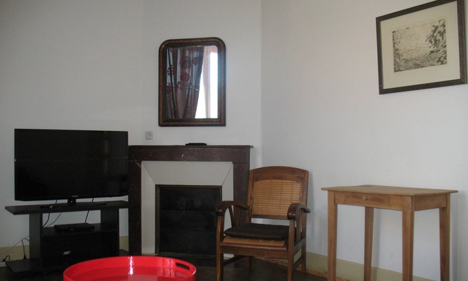 Ligny-le-Chatel Casa | Descubra la prestigiosa herencia de los Yonne, viñedos y monumentos.