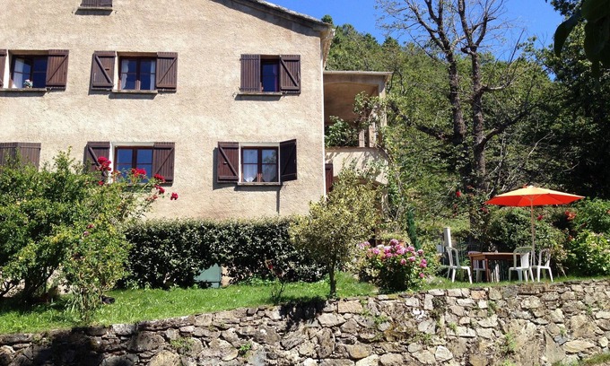 Saliceto Apartamento | Casa en el centro del pueblo de montaña de Córcega