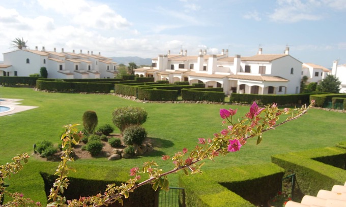 Torroella de Montgri Casa | Casa en parque natural 100m de la playa, con jardín y piscina, WIFI Tranquilidad