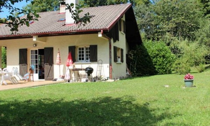 Pugny-Chatenod Casa | CASA EN PAZ CON VISTA AL LAGO