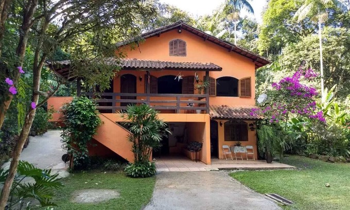 Penedo Casa | CASA EN PENEDO CON CACHOEIRA