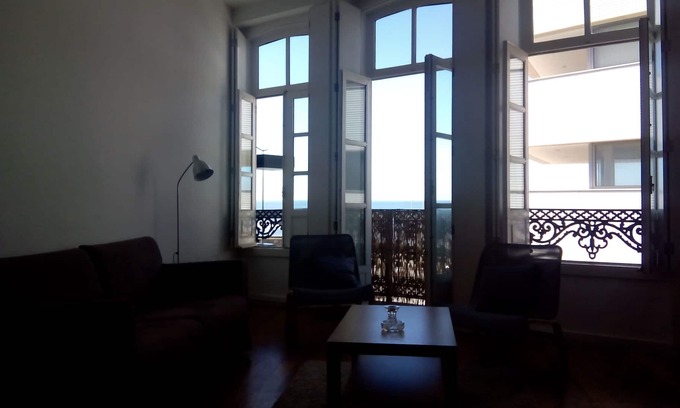 Foz do Douro Casa | casa en Oporto con vistas al mar y al río.