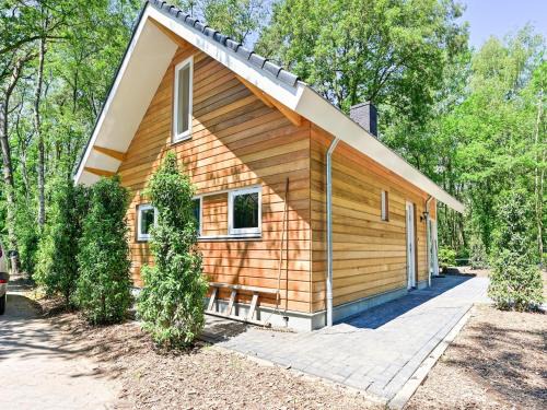 Reutum Casa | House in Reutum with Jacuzzi & Forest View