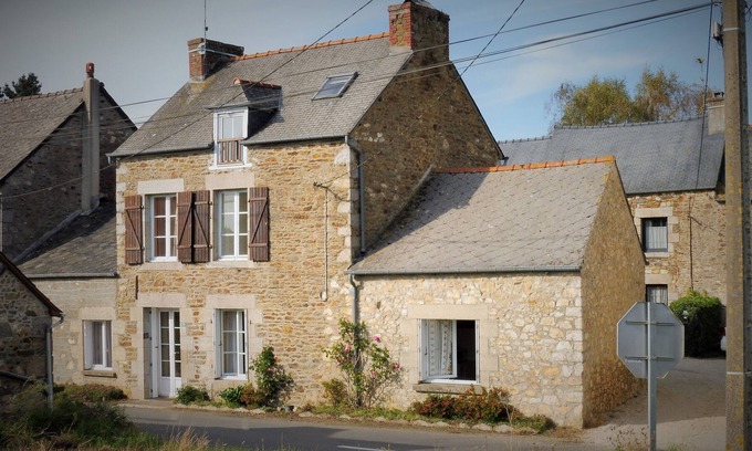 Pleslin-Trigavou Casa | Casa en pequeño pueblo situado entre Dinard, St Malo y Dinan ciudad medieval