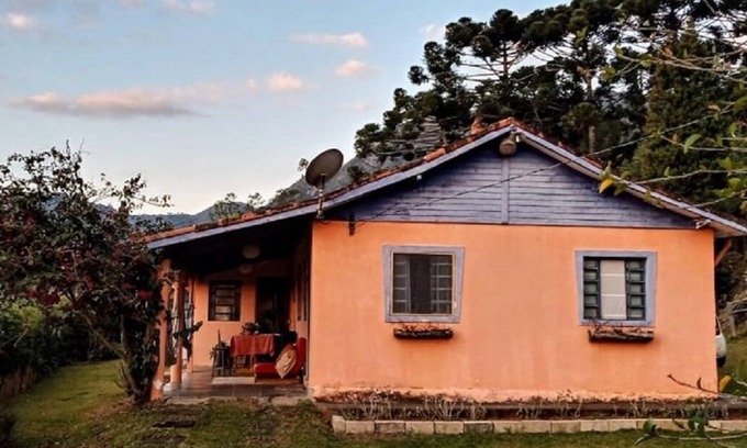 Sao Bento do Sapucai Casa | HOUSE IN THE MOUNTAINS, 500 METERS FROM PEDRA DO BAÚ.