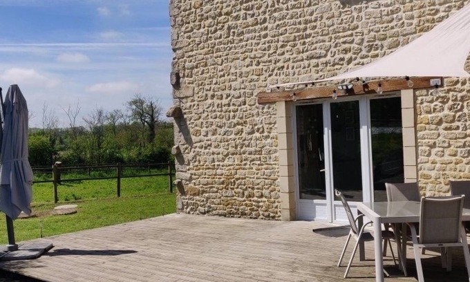 Mandeville-en-Bessin Casa | House in the countryside near Omaha Beach! Pets allowed