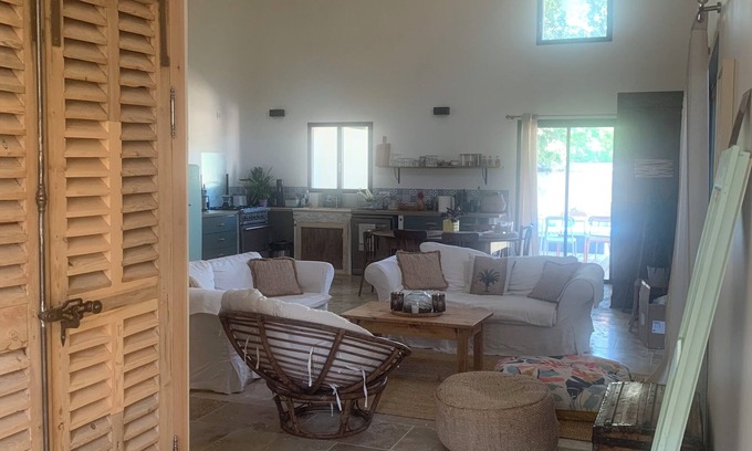 Cabrieres-d'Avignon Casa | House in the heart of the Luberon
