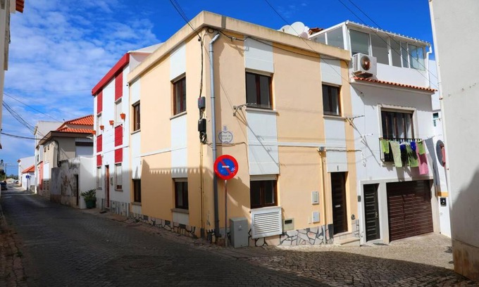 Atalaia Casa | House in the historic area of Lourinhã
