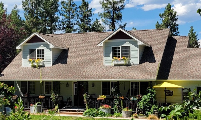 Victor Casa | House in the mountains. Five minutes away from NFS trailheads.