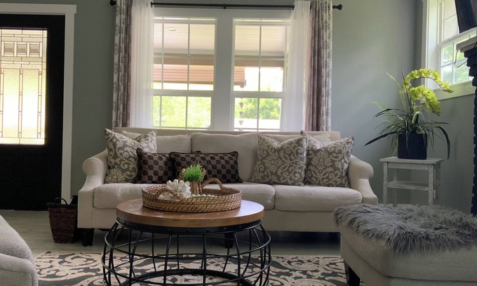 Franklin Casa | House is located in the Beautiful Mountains of Western North Carolina.