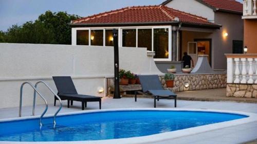 Zaton Casa | House Isabell