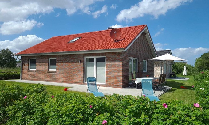 Sehestedt Casa | House JADEHUUS- Holiday home with a view for 6 people