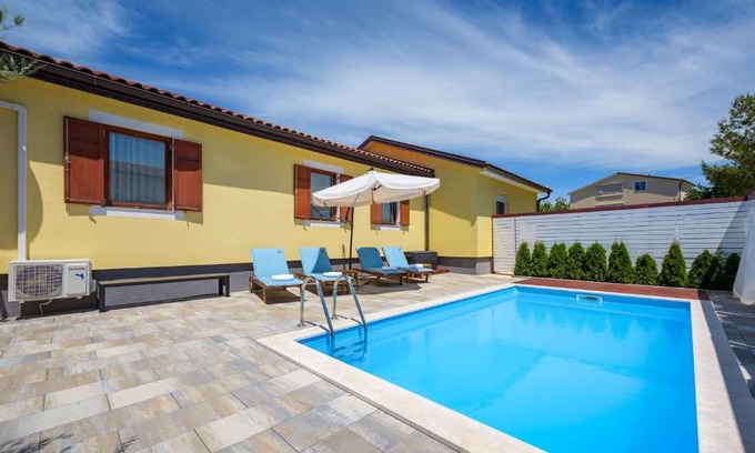 Murine Casa | House Katti