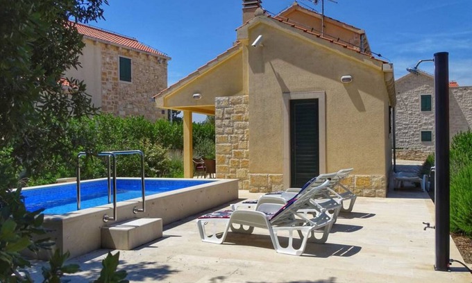 Dracevica Villa | House Laurel - Holiday house with heated pool