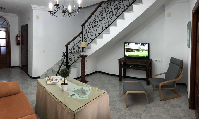 El Bosque Cabaña | Casa situado en el centro de el pueblo a unos 10 minutos del sendero del río