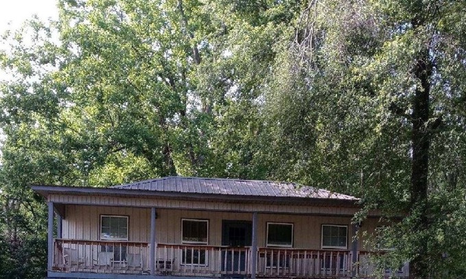 Larto Casa | House located on Larto Lake! 200 yards from the water. private boatslip on dock