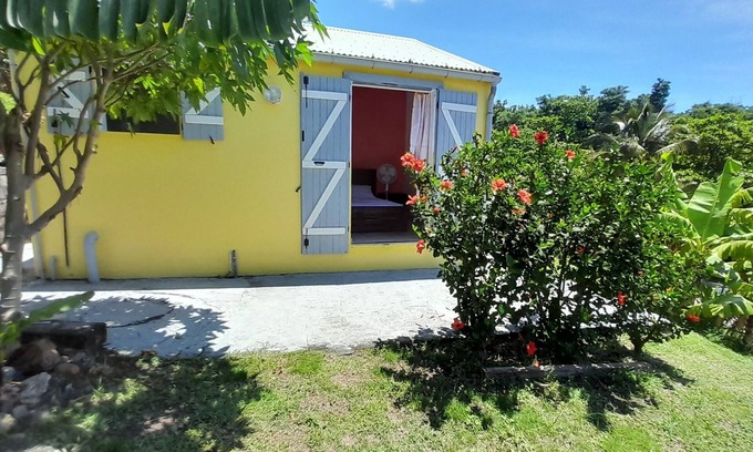 Malendure Casa | House, located on the Guadeloupe coast. 25min. from the volcano.