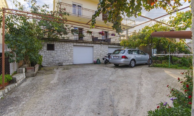 Municipality of Trogir Casa | Casa Marija (40331-K1) - Misevac (Ciovo)