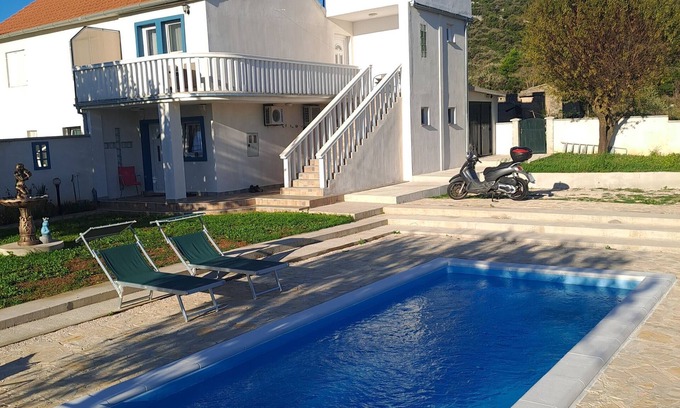 Dazlina Casa | House Matan (101771-K1) - Tisno - island Murter