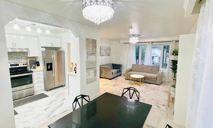 Toronto Casa | House near Toronto Pearson Airport