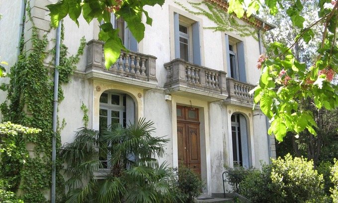 Capestang Casa | Casa con piscina en un auténtico pueblo, cerca del mar.