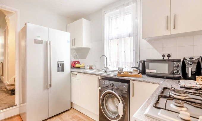 Lowestoft Cabaña | House of Light is a clean, bright and spacious accommodation set in the beautiful town Harwich.