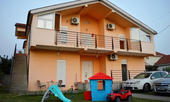 Podgorica Casa | House of peace