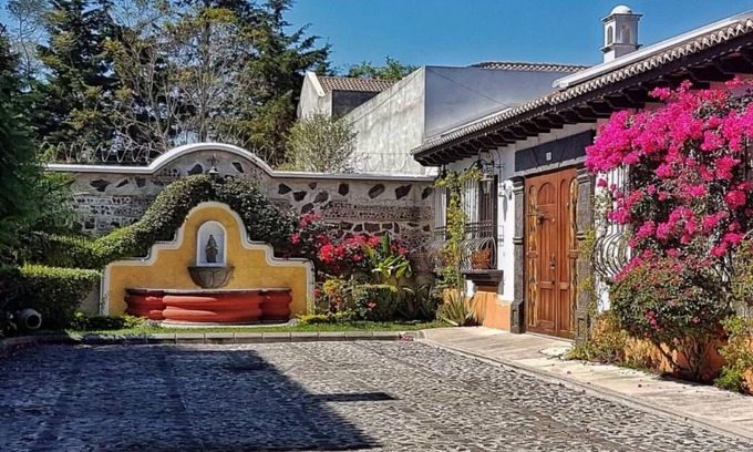 Antigua Guatemala Casa | House of Three Fountains with Courtyard and rooftop views