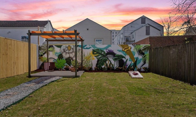 Tulane - Gravier Casa | House of Vibes