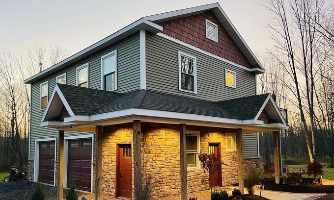 Phoenix Casa | House on 22 acres of woods, trails, lawn, and ponds. On NYS Snowmobile Trail.