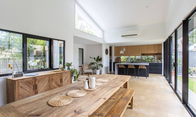 Pottsville Casa | house on anne - in the heart of pottsville