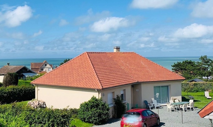 Quiberville Casa | Casa independiente de una planta en terreno cerrado con vista al mar.3 dormitorios